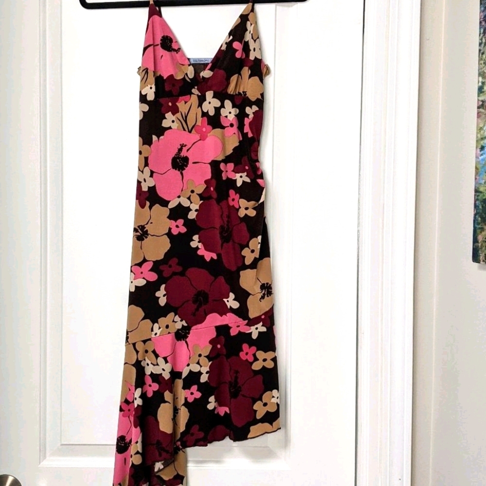 NWOT Beautiful Flower Print Midi Dress